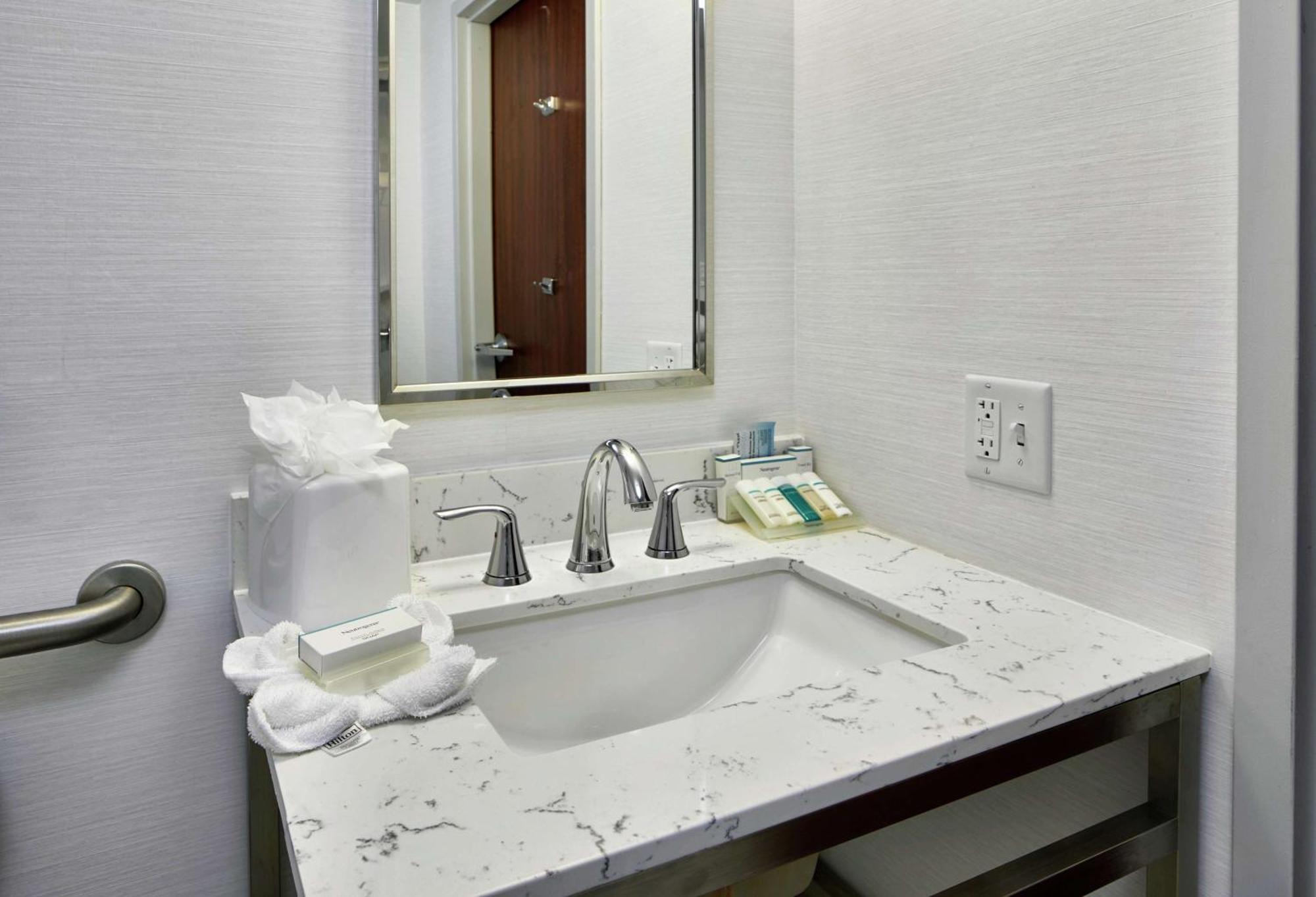 Hilton Garden Inn Columbus/Polaris Экстерьер фото